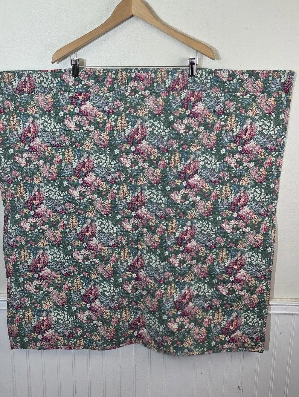 Handmade Patchwork Quilt Wall Hanging 34x33 Heart Floral Cottagecore Farmhouse